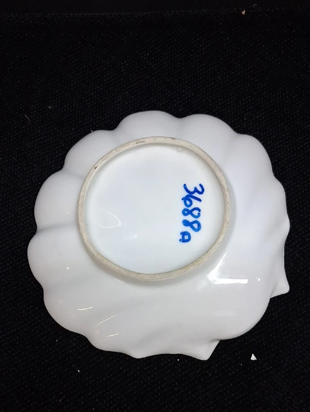3-pc vintage‎ porcelain from Japan featuring a bowl, trinket dish, bone dish.